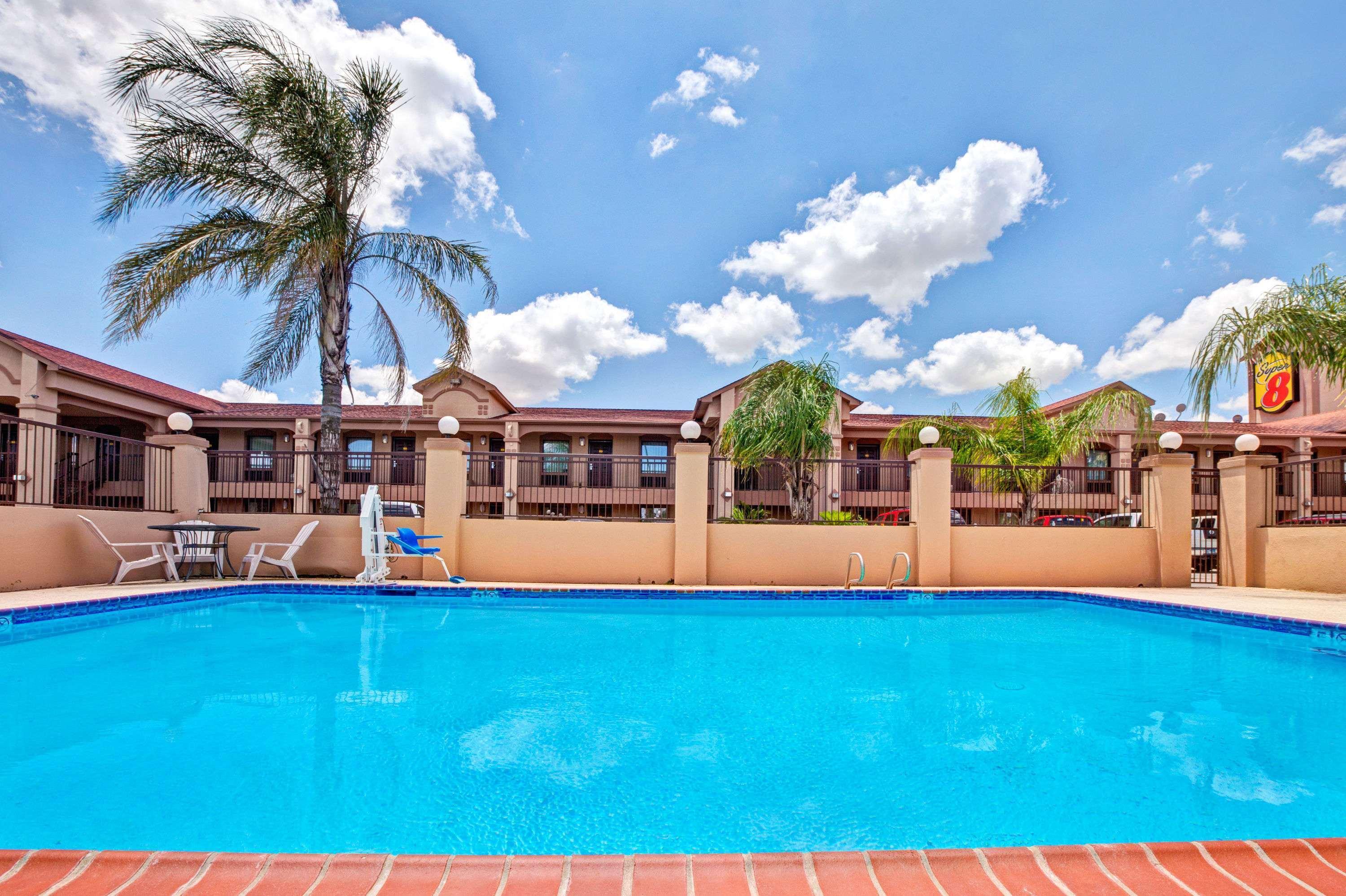 Hotel Super 8 By Wyndham Mont Belvieu - Baytown East Zewnętrze zdjęcie