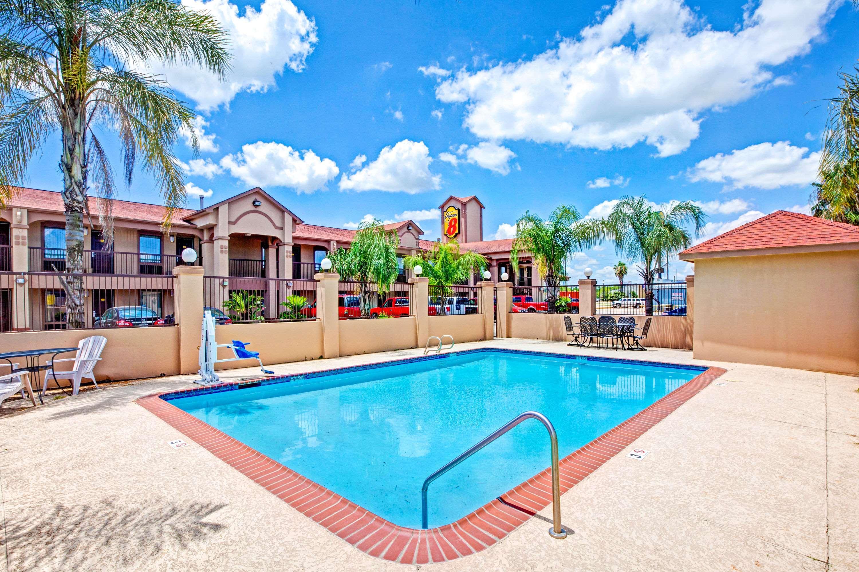 Hotel Super 8 By Wyndham Mont Belvieu - Baytown East Zewnętrze zdjęcie