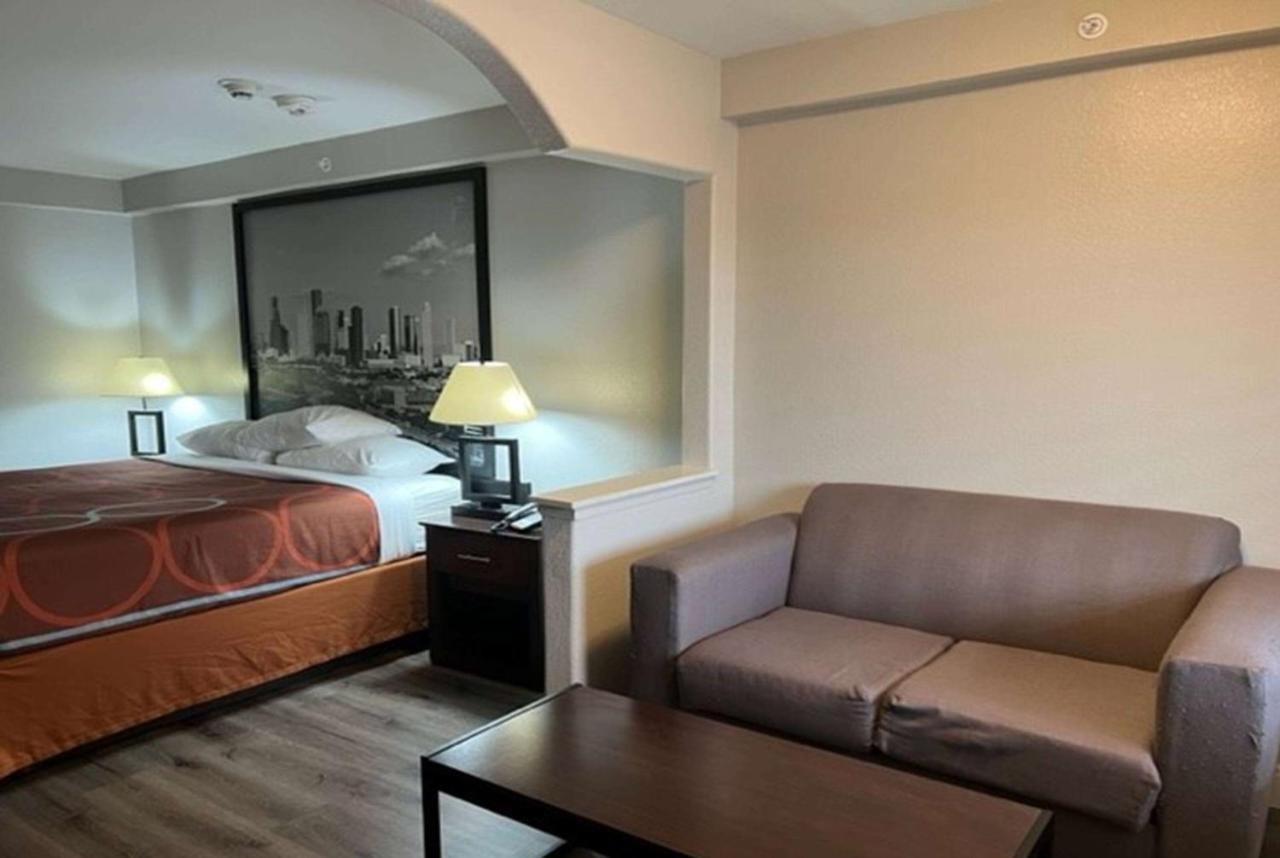 Hotel Super 8 By Wyndham Mont Belvieu - Baytown East Zewnętrze zdjęcie