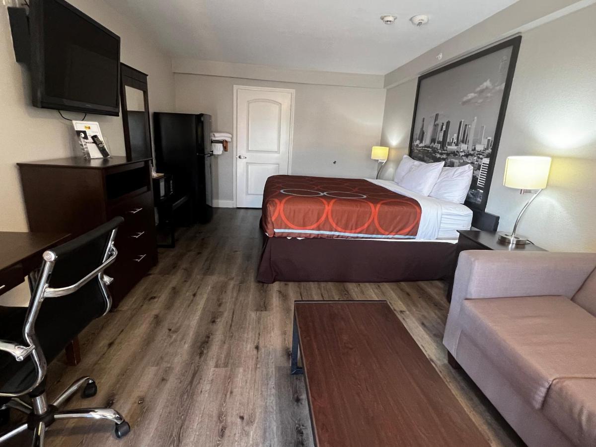 Hotel Super 8 By Wyndham Mont Belvieu - Baytown East Zewnętrze zdjęcie