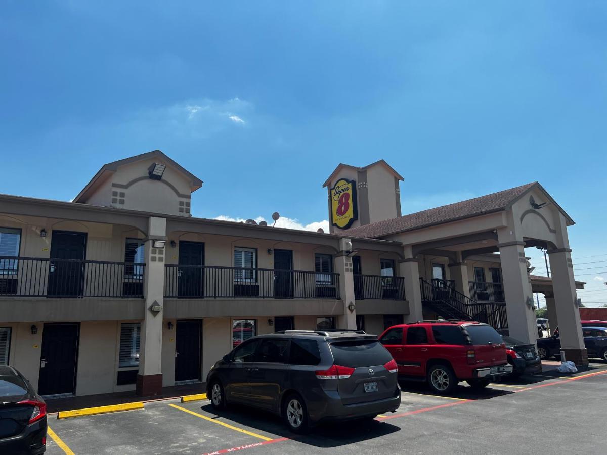 Hotel Super 8 By Wyndham Mont Belvieu - Baytown East Zewnętrze zdjęcie