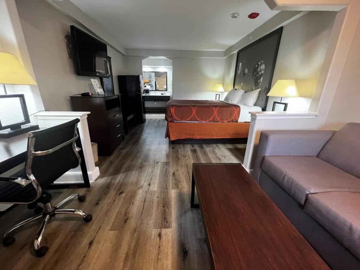 Hotel Super 8 By Wyndham Mont Belvieu - Baytown East Zewnętrze zdjęcie
